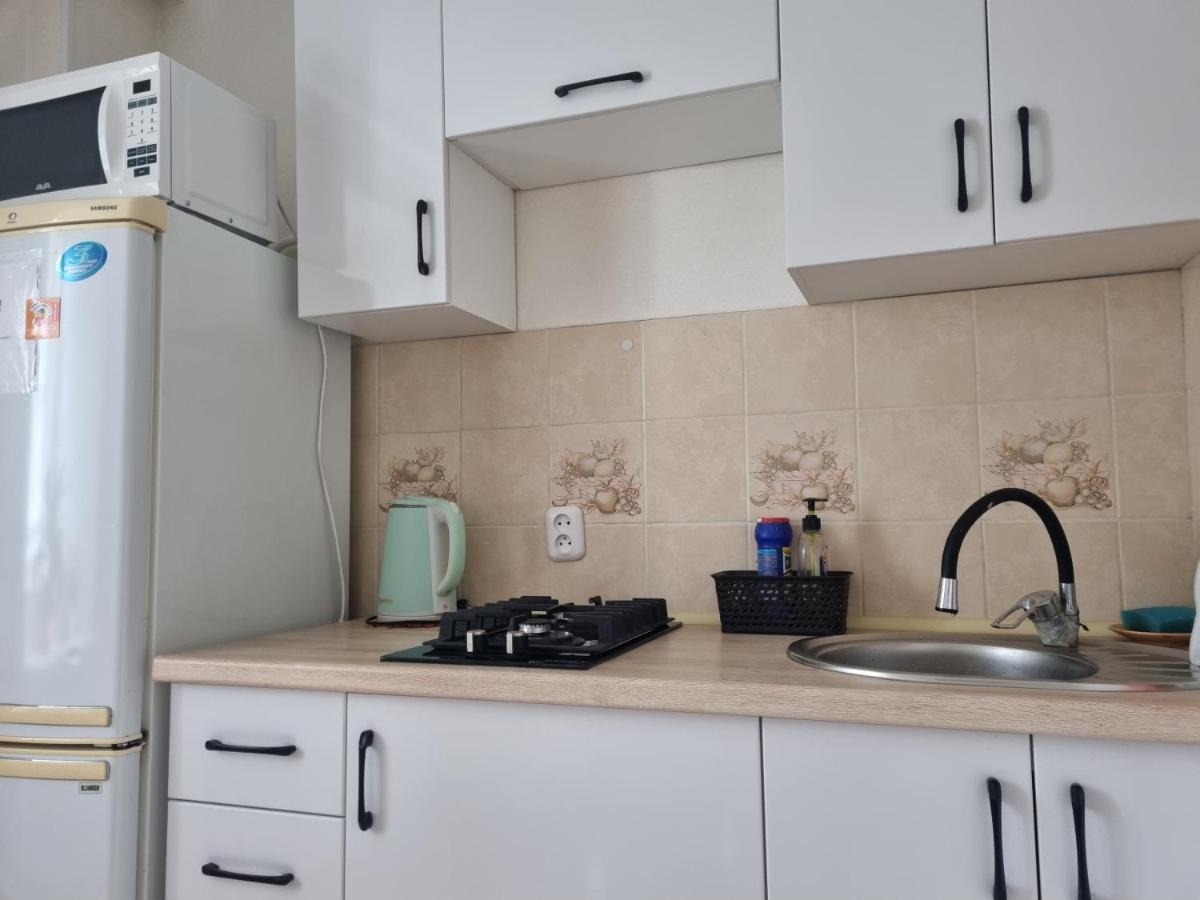Посуточная Квартира На Мухита C Wi-Fi Uralsk Exterior photo